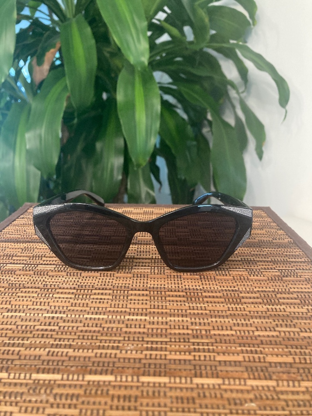Retro Black with Silver Rhine Stone Cat Eye Sunglasses